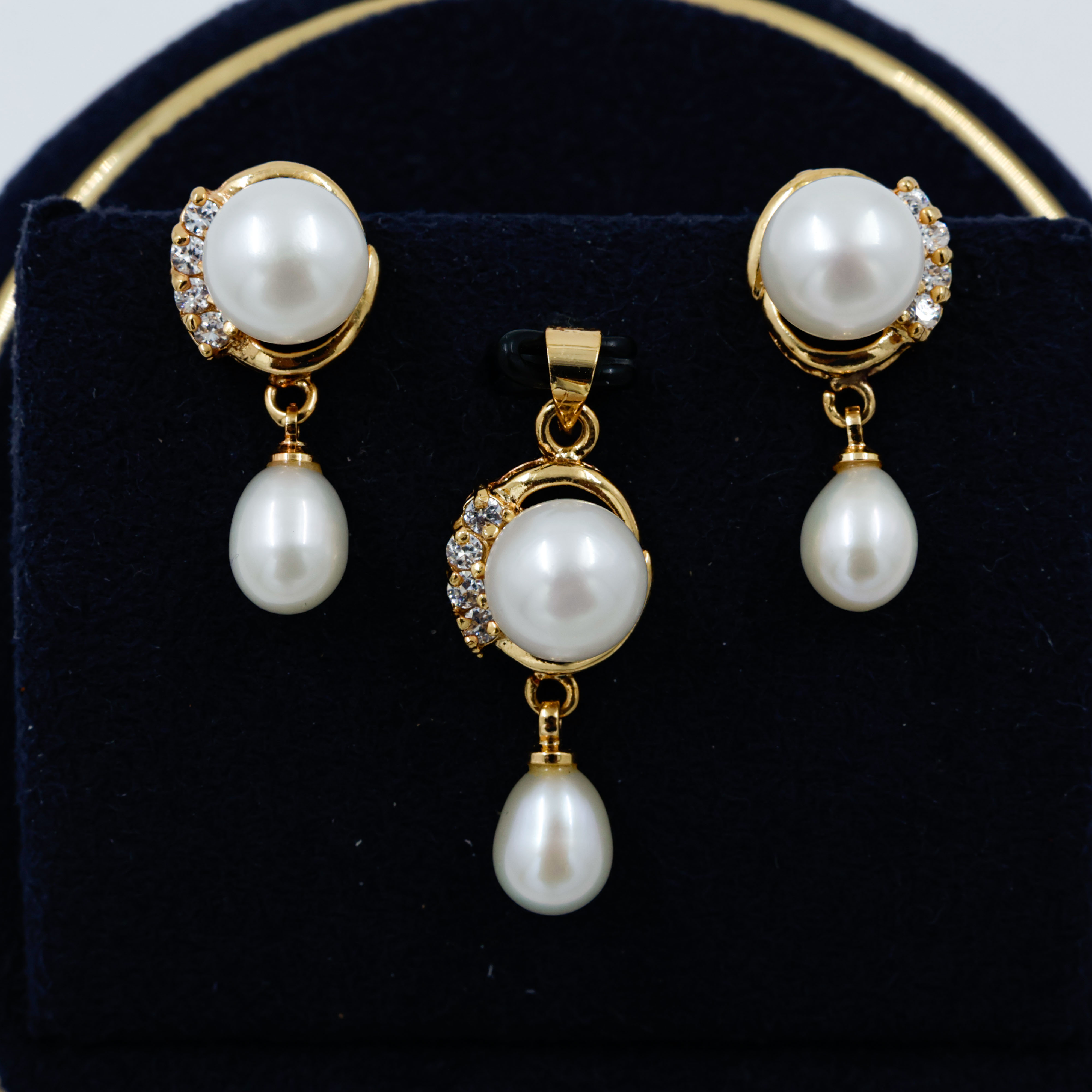 Pearl Pendant Set Without Chain